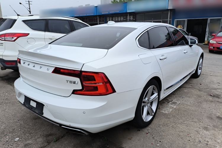 Used Volvo S90 2019 T5 Zhiyi Edition Rear Right 45 Deg