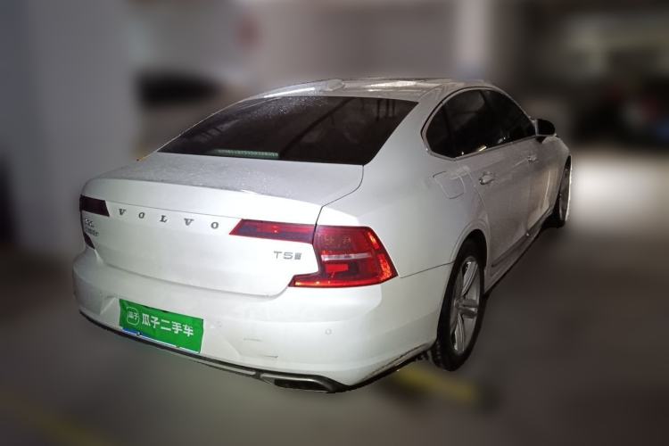 Used Volvo S90 2019 T5 Zhiyi Edition Rear Right 45 Deg
