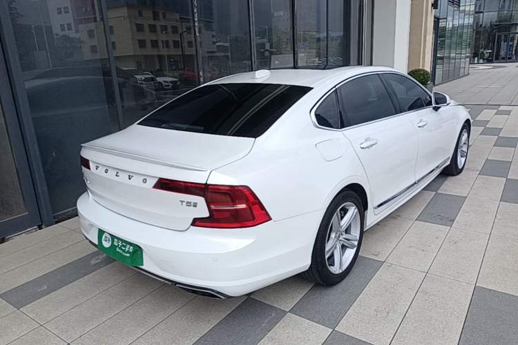 Used Volvo S90 2019 T5 Zhiyi Edition Rear Right 45 Deg