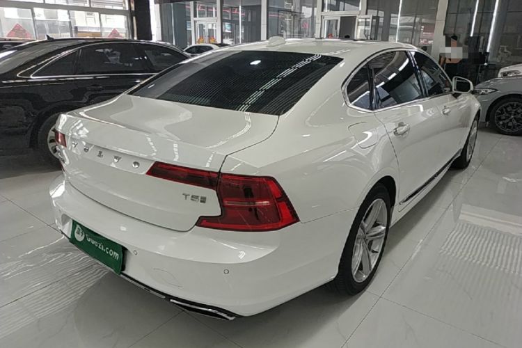 Used Volvo S90 2019 T5 Zhiyi Edition Rear Right 45 Deg