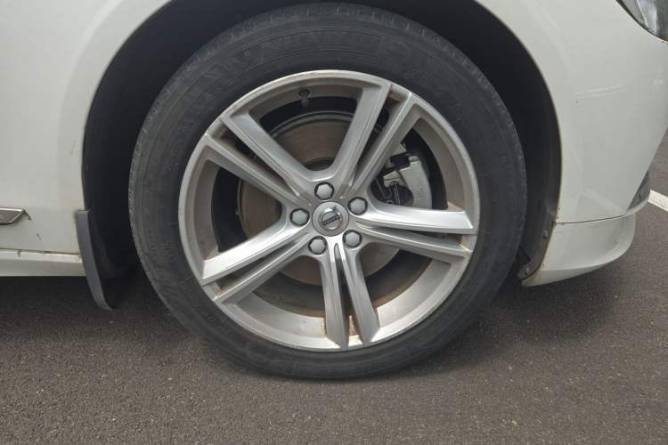 Used Volvo S90 2019 T5 Zhiyi Edition Right Front Wheel Hub