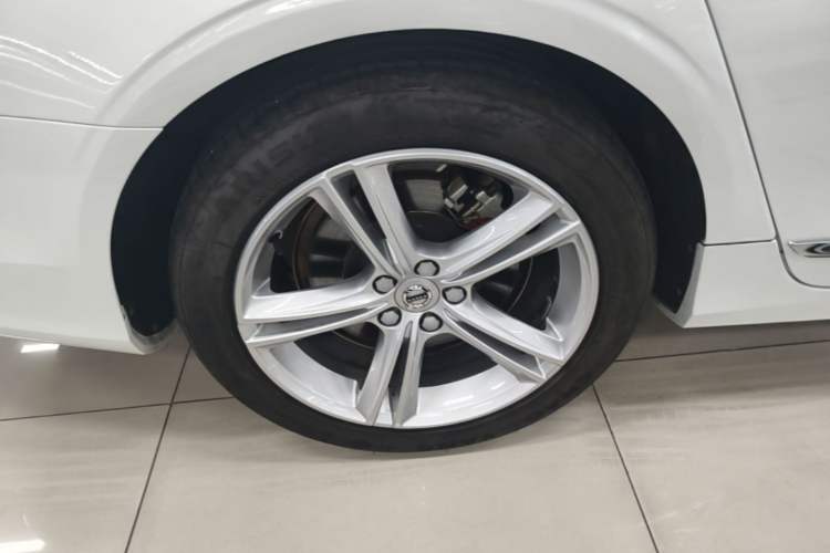 Used Volvo S90 2019 T5 Zhiyuan Edition Right Rear Wheel Hub