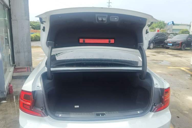 Used Volvo S90 2019 T5 Zhiyi Edition Trunk