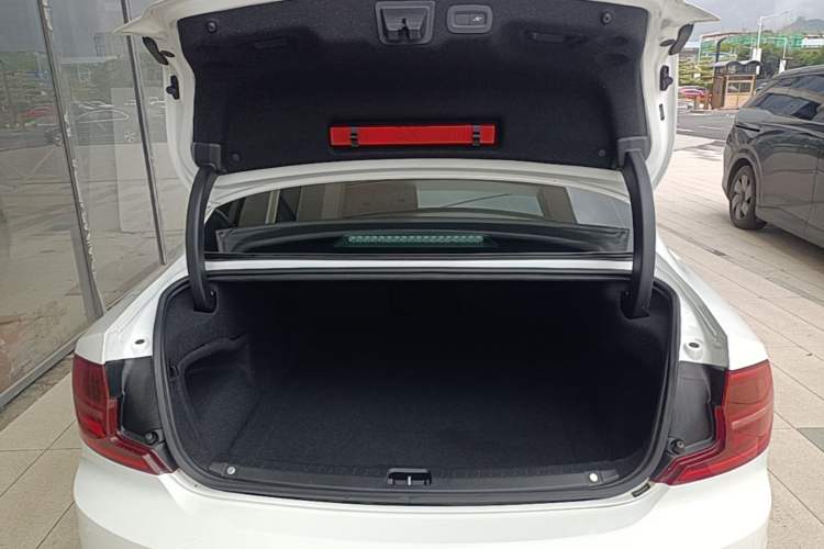Used Volvo S90 2019 T5 Zhiyi Edition Trunk