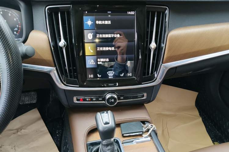 Used Volvo S90 2020 T5 Zhiyi Luxury Edition Audio And AC Panel