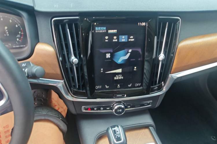 Used Volvo S90 2020 T5 Zhiyi Luxury Edition Audio And AC Panel