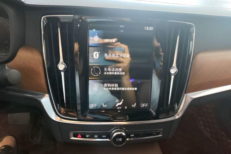Used Volvo S90 2020 Facelift T5 Smart & Luxurious Edition Audio And AC Panel