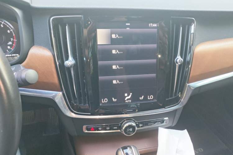 Used Volvo S90 2020 Facelifted T5 Zhiyi Luxury Edition Audio And AC Panel