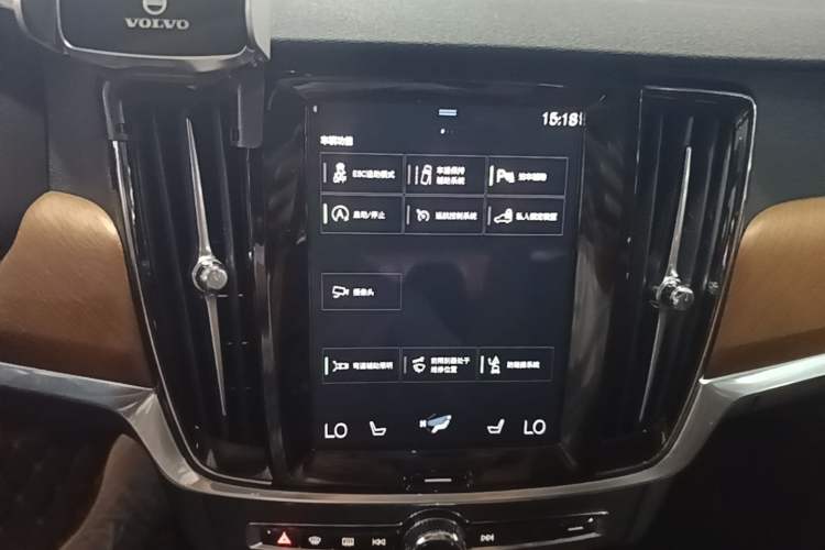 Used Volvo S90 2020 T5 Zhiyi Luxury Edition Audio And AC Panel
