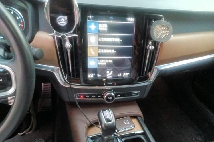 Used Volvo S90 2020 Facelift T5 Smart Luxury Edition Audio And AC Panel