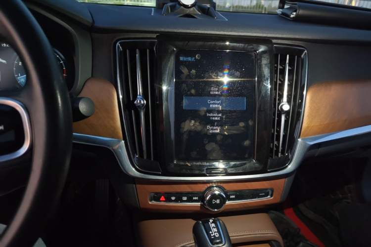 Used Volvo S90 2020 Facelifted T5 Zhiyi Luxury Edition Audio And AC Panel