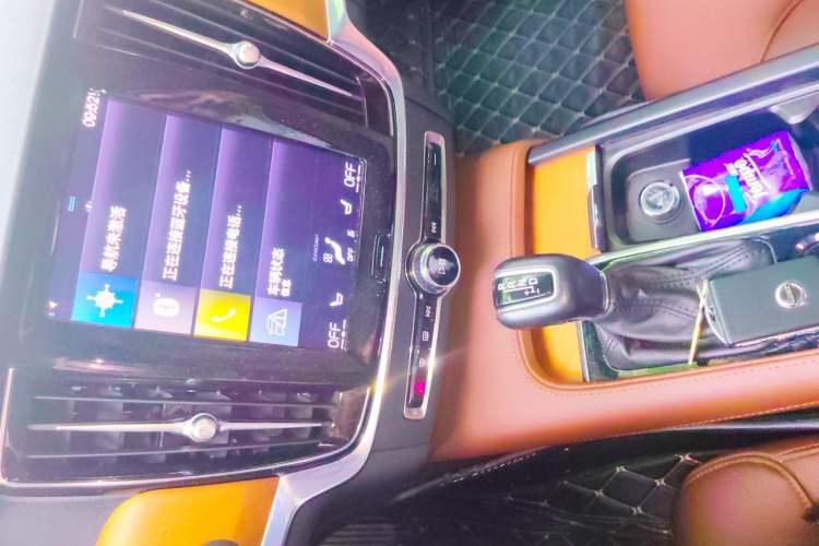 Used Volvo S90 2020 T5 Zhiyi Luxury Edition Audio And AC Panel