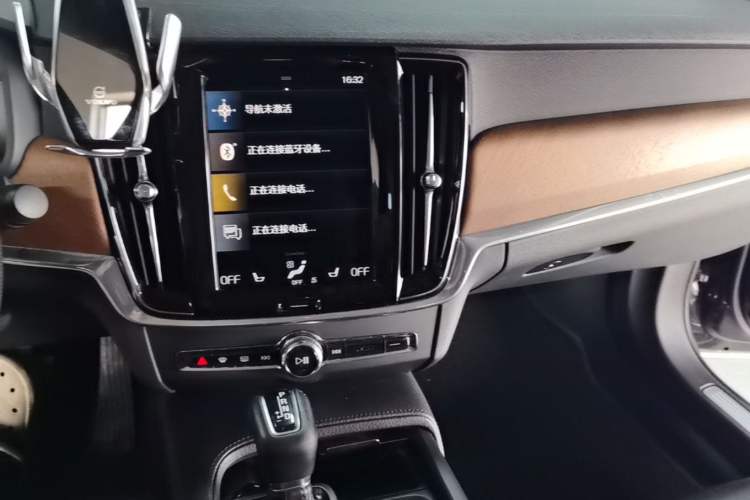 Used Volvo S90 2020 T5 Zhiyi Luxury Edition Audio And AC Panel