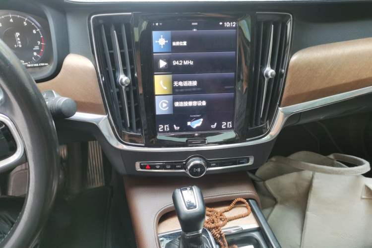 Used Volvo S90 2020 Facelift T5 Smart & Luxurious Edition Audio And AC Panel
