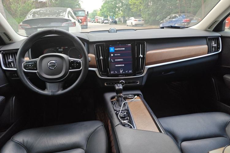 Used Volvo S90 2020 T5 Zhiyi Luxury Edition Center Console