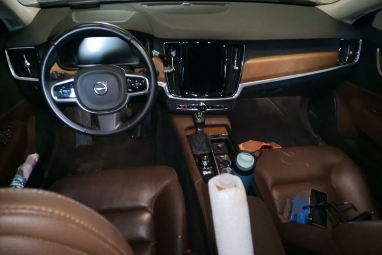 Used Volvo S90 2020 T5 Zhiyi Luxury Edition Center Console