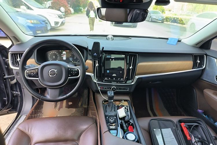 Used Volvo S90 2020 T5 Zhiyi Luxury Edition Center Console