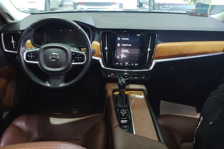 Used Volvo S90 2020 T5 Zhiyi Luxury Edition Center Console