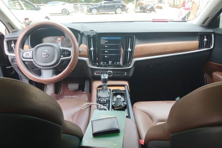 Used Volvo S90 2020 T5 Zhiyi Luxury Edition Center Console