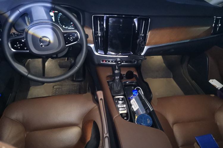 Used Volvo S90 2020 T5 Zhiyi Luxury Edition Center Console
