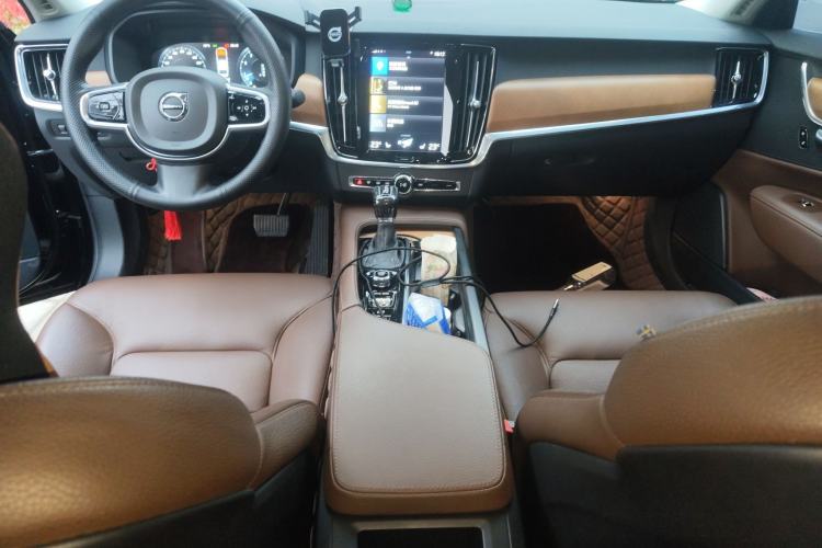Used Volvo S90 2020 T5 Zhiyi Luxury Edition Center Console