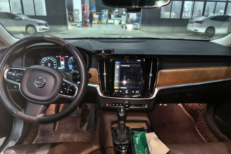 Used Volvo S90 2020 T5 Zhiyuan Luxury Edition Center Console