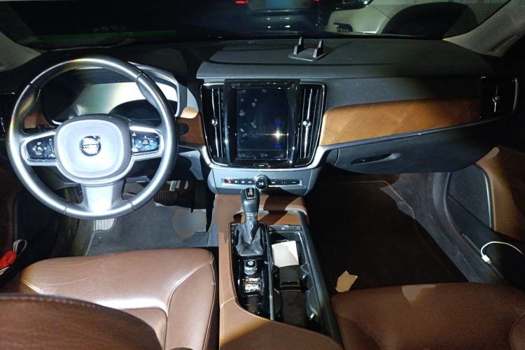 Used Volvo S90 2020 T5 Zhiyi Luxury Edition Center Console