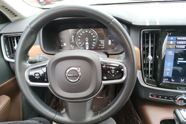Used Volvo S90 2020 T5 Zhiyi Luxury Edition Center Console
