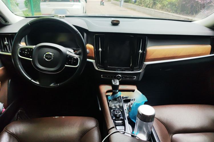 Used Volvo S90 2020 T5 Zhiyi Luxury Edition Center Console