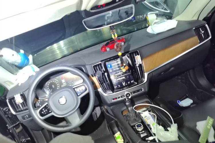 Used Volvo S90 2020 T5 Zhiyi Luxury Edition Center Console