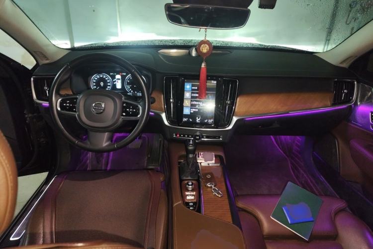 Used Volvo S90 2020 T5 Zhiyuan Luxury Edition Center Console