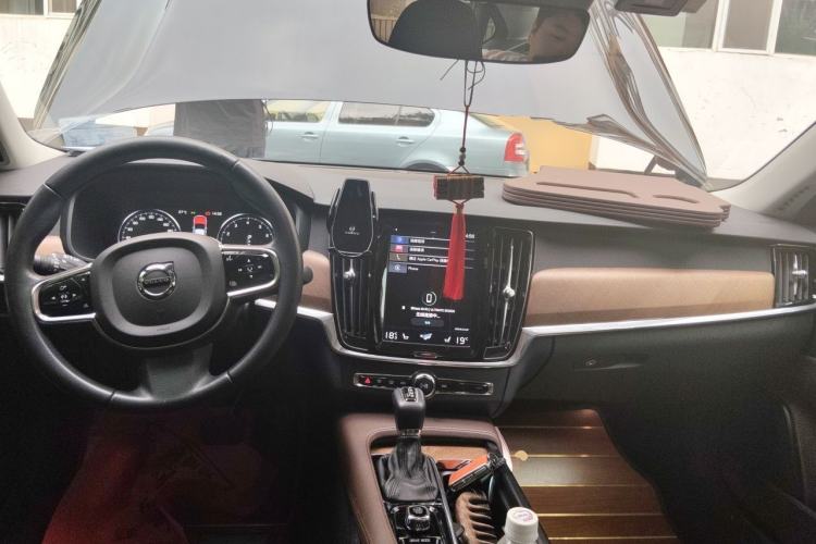 Used Volvo S90 2020 T5 Zhiyi Luxury Edition Center Console