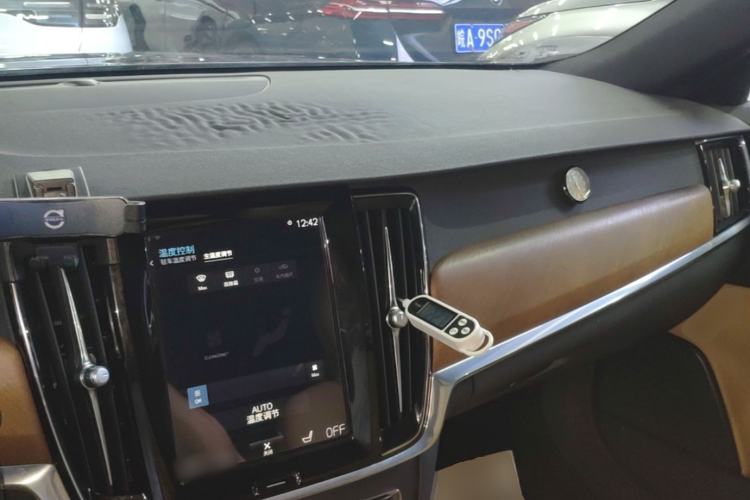 Used Volvo S90 2020 T5 Zhiyi Luxury Edition Center Console
