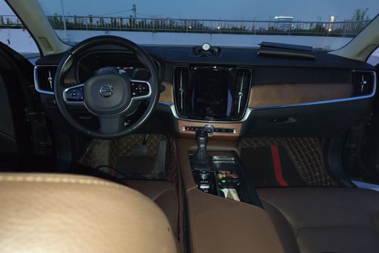Used Volvo S90 2020 Facelifted T5 Zhiyi Luxury Edition Center Console