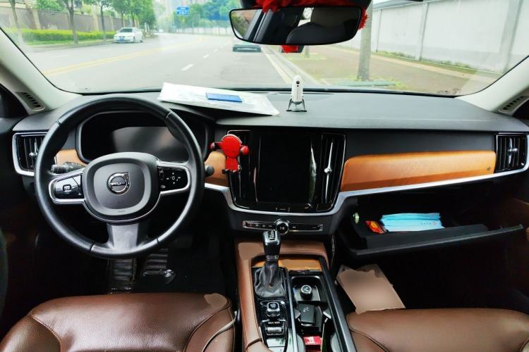 Used Volvo S90 2020 T5 Zhiyi Luxury Edition Center Console
