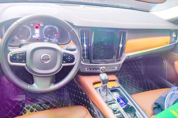 Used Volvo S90 2020 T5 Zhiyi Luxury Edition Center Console