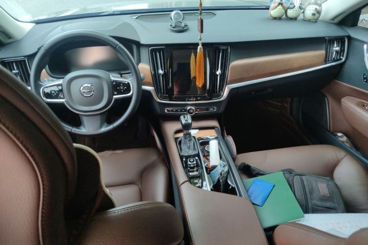 Used Volvo S90 2020 T5 Zhiyi Luxury Edition Center Console