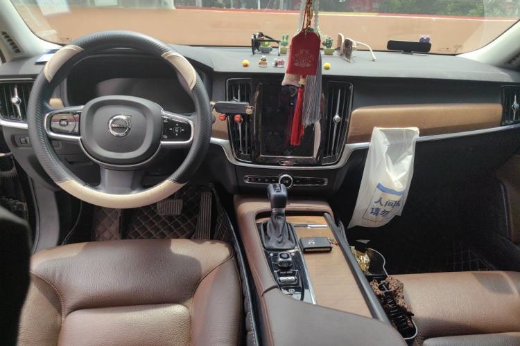 Used Volvo S90 2020 T5 Zhiyi Luxury Edition Center Console