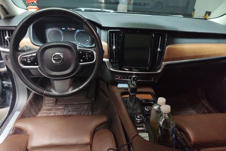 Used Volvo S90 2020 T5 Zhiyuan Luxury Edition Center Console