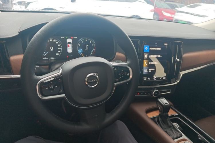 Used Volvo S90 2020 T5 Zhiyi Luxury Edition Center Console