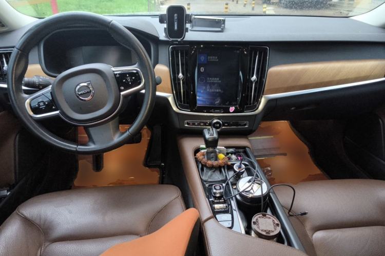 Used Volvo S90 2020 T5 Zhiyi Luxury Edition Center Console