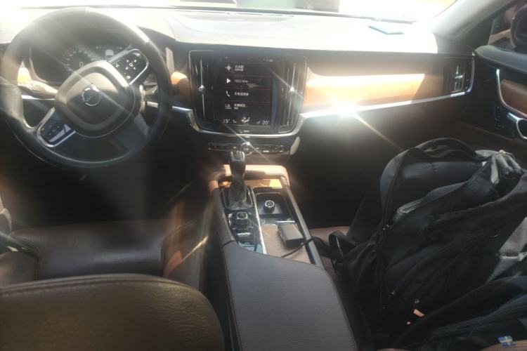 Used Volvo S90 2020 T5 Zhiyuan Luxury Edition Center Console