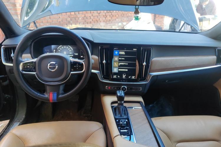 Used Volvo S90 2020 T5 Zhiyi Luxury Edition Center Console
