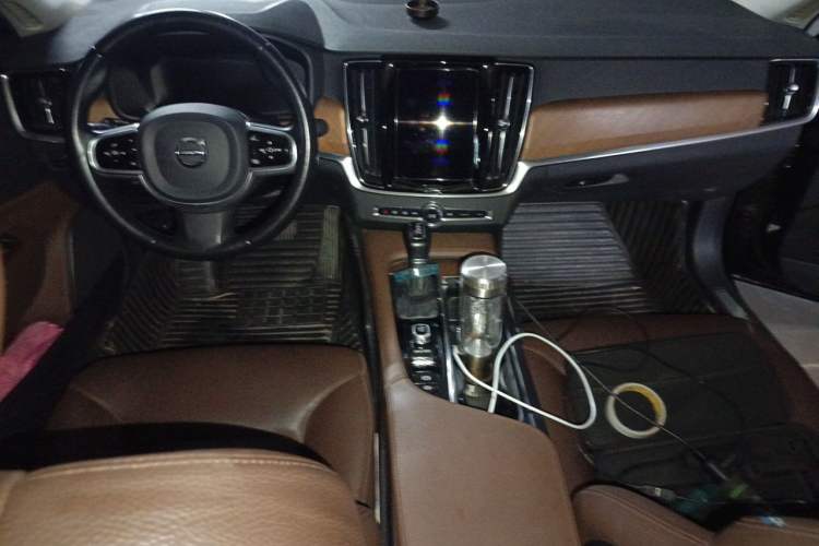 Used Volvo S90 2020 T5 Zhiyi Luxury Edition Center Console