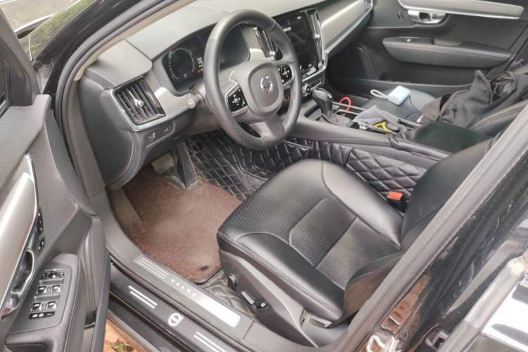 Used Volvo S90 2020 T4 SmartDrive Luxury Edition Driver Seat