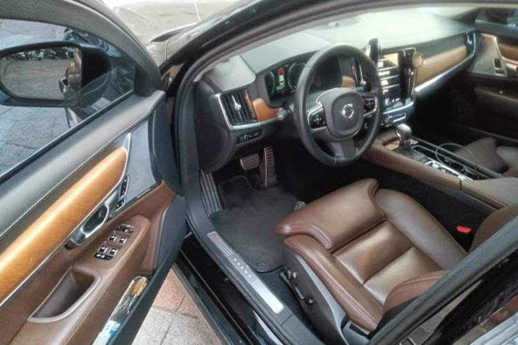 Used Volvo S90 2020 Facelift T5 Smart Luxury Edition Driver Seat