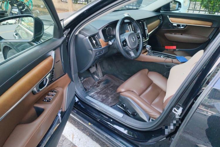 Used Volvo S90 2020 Facelift T5 Smart & Luxurious Edition Driver Seat