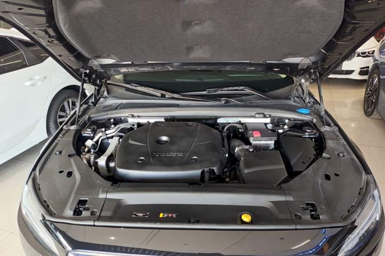 Used Volvo S90 2020 Facelift T5 Smart & Luxurious Edition Engine Bay
