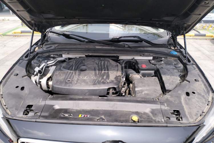 Used Volvo S90 2020 Facelifted T5 Zhiyi Luxury Edition Engine Bay