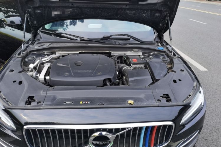 Used Volvo S90 2020 T4 SmartDrive Luxury Edition Engine Bay